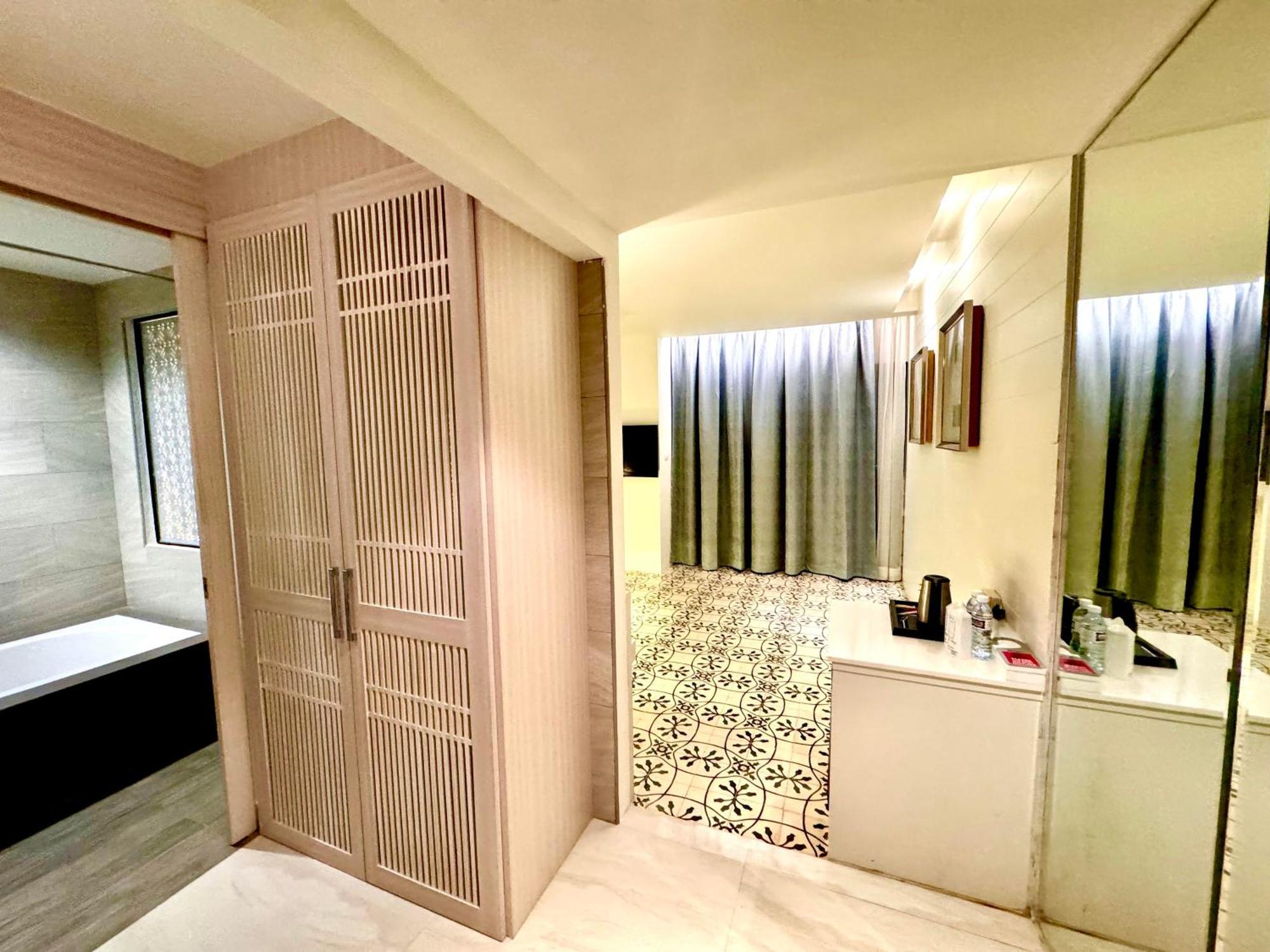 De Coze Hotel Patong Bagian luar foto