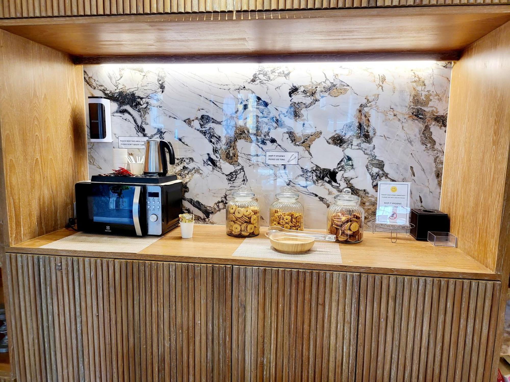 De Coze Hotel Patong Bagian luar foto