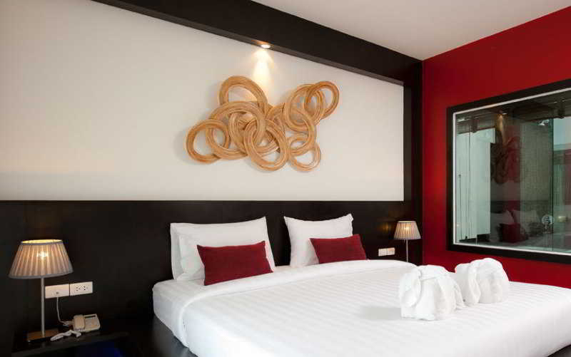 De Coze Hotel Patong Bagian luar foto