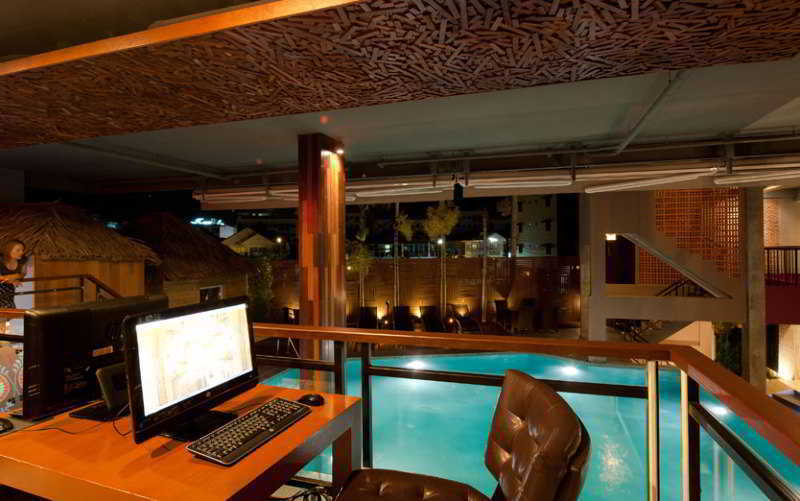 De Coze Hotel Patong Bagian luar foto